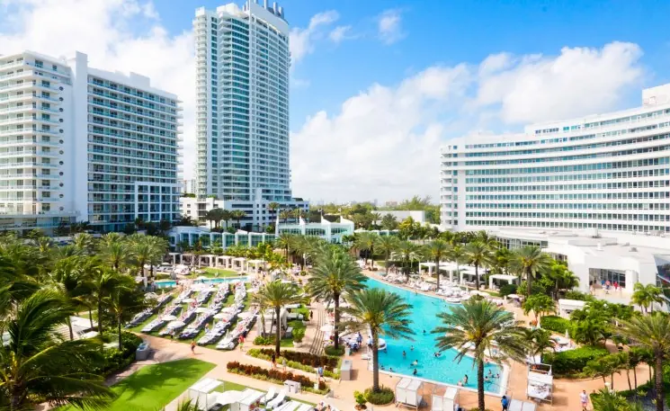 Fontainebleau Miami Beach — sauna and spa facilities