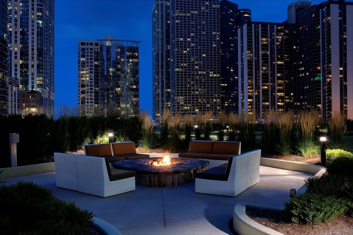Radisson Blu Aqua Hotel Chicago — sauna and spa facilities