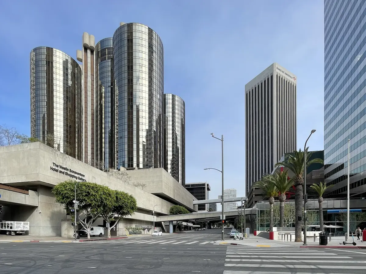 The Westin Bonaventure Hotel & Suites — sauna and spa facilities